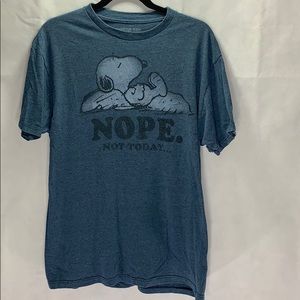 Blue Peanuts size large t-Shirt